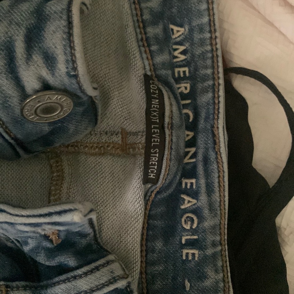 American eagle jeans! comfy wear love the feeling of these jeans!worn like twice